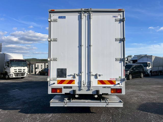 いすゞフォワードアルミウイング中型（4t）[写真04]