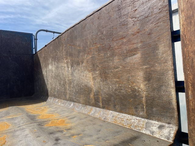 日野レンジャー深ダンプ（土砂禁ダンプ）中型（4t）[写真06]