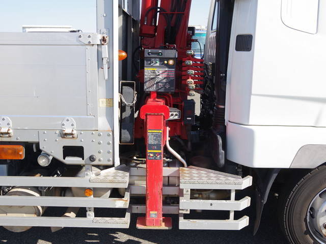 三菱ふそうファイタークレーン4段増トン（6t・8t）[写真11]