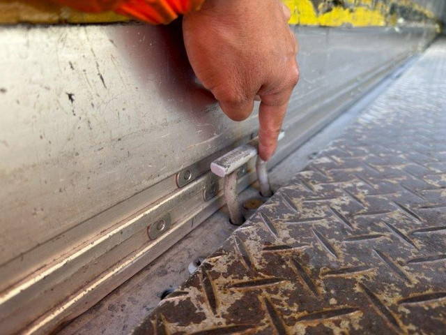 日野プロフィアアルミウイング大型（10t）[写真10]