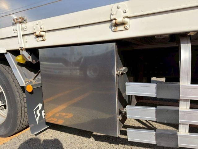 日野プロフィアアルミウイング大型（10t）[写真15]