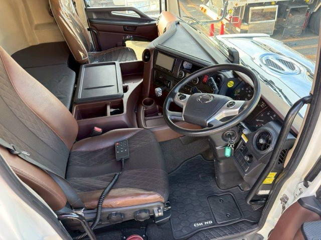 日野プロフィアアルミウイング大型（10t）[写真28]