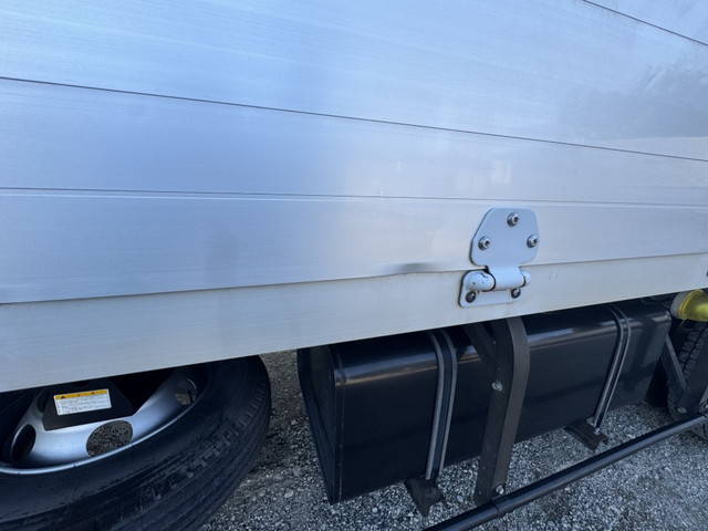 日野レンジャーアルミウイング中型（4t）[写真36]