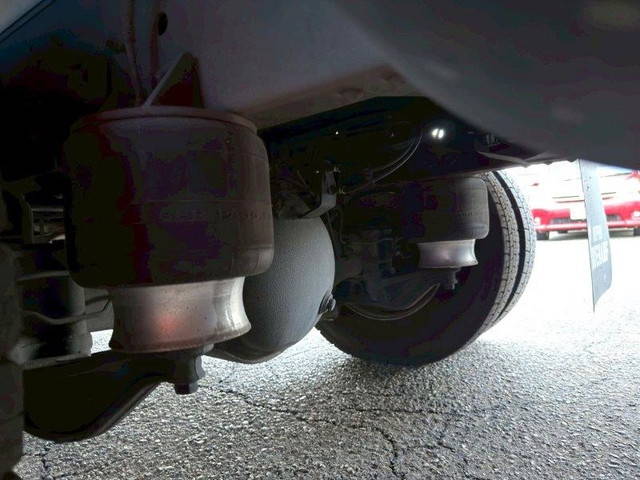 日野レンジャー冷凍車（冷蔵車）中型（4t）[写真12]