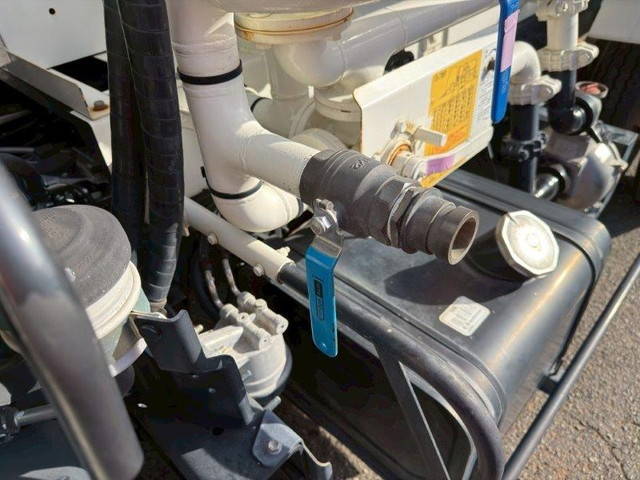 日野レンジャー散水車中型（4t）[写真10]