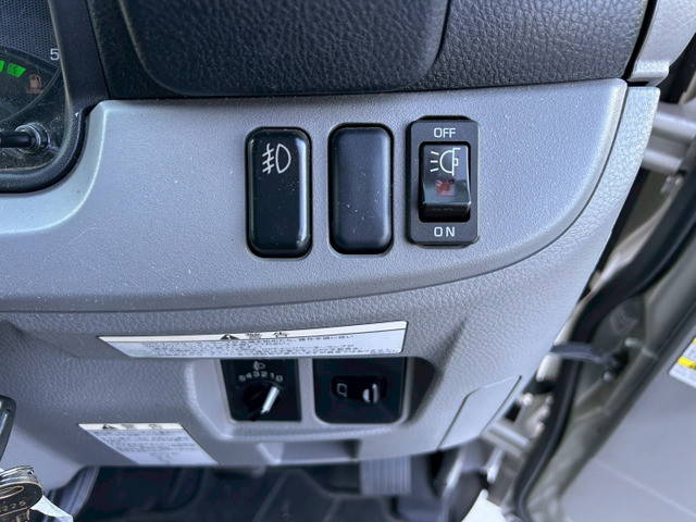 三菱ふそうキャンターアルミバン小型（2t・3t）[写真19]