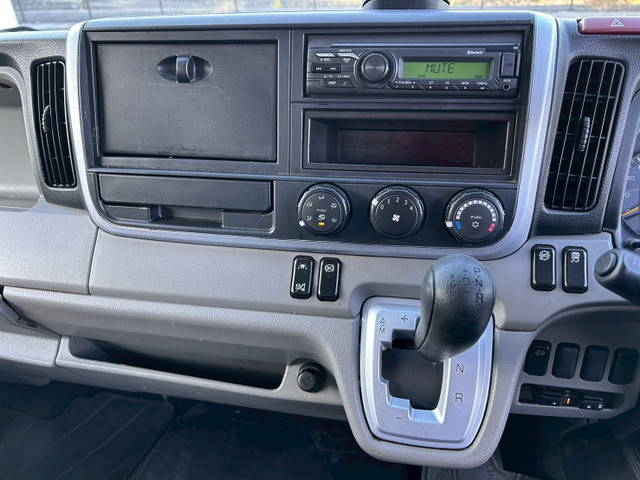 三菱ふそうキャンターアルミバン小型（2t・3t）[写真22]