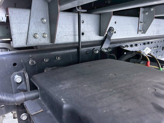 三菱ふそうキャンターアルミバン小型（2t・3t）[写真30]