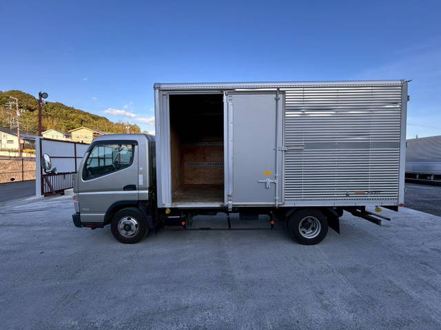 三菱ふそうキャンターアルミバン小型（2t・3t）[写真07]