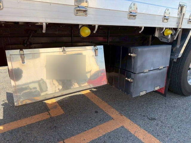 いすゞギガアルミブロック大型（10t）[写真13]