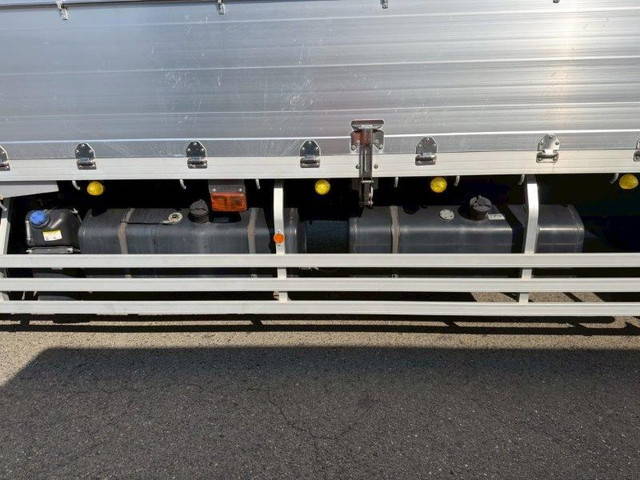 いすゞギガアルミブロック大型（10t）[写真16]