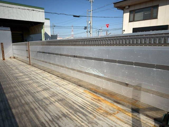 いすゞギガアルミブロック大型（10t）[写真07]