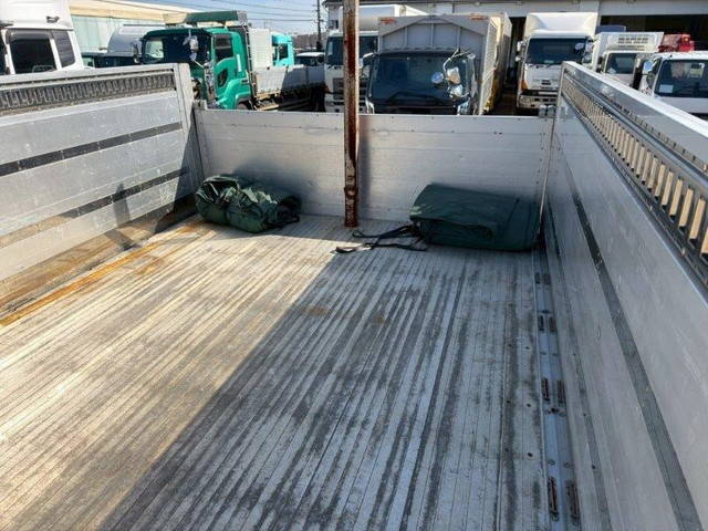 いすゞギガアルミブロック大型（10t）[写真08]