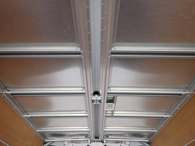 三菱ふそうキャンターアルミウイング小型（2t・3t）[写真17]