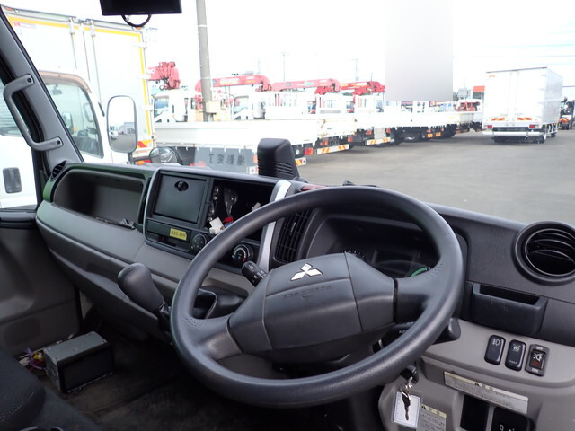 三菱ふそうキャンターアルミウイング小型（2t・3t）[写真29]