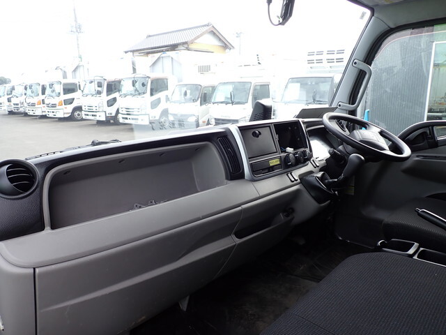 三菱ふそうキャンターアルミウイング小型（2t・3t）[写真30]