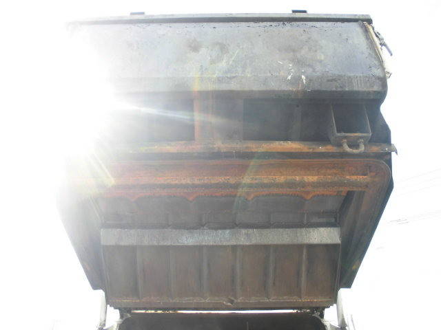 いすゞエルフパッカー車（塵芥車）小型（2t・3t）[写真10]