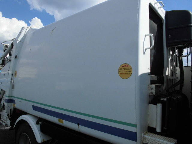 いすゞエルフパッカー車（塵芥車）小型（2t・3t）[写真16]
