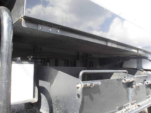 いすゞエルフパッカー車（塵芥車）小型（2t・3t）[写真22]