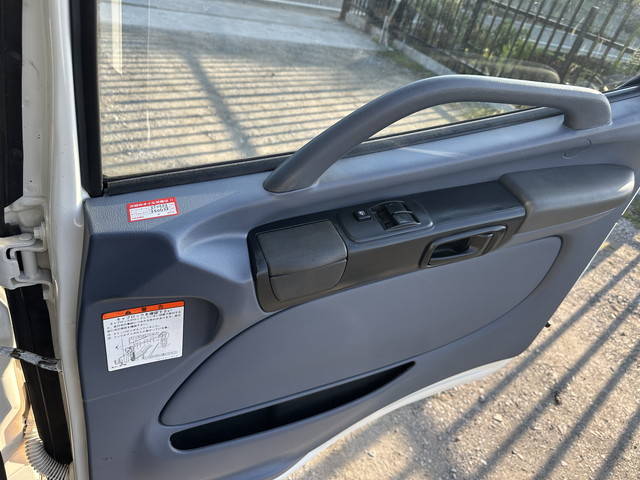 日野レンジャー平ボディ増トン（6t・8t）[写真34]