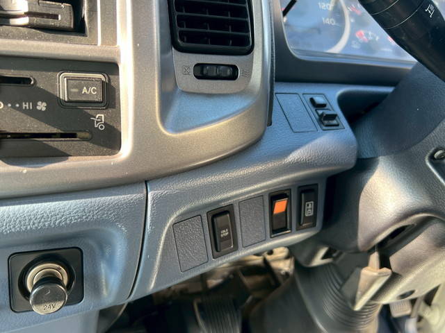 日野レンジャー平ボディ増トン（6t・8t）[写真35]