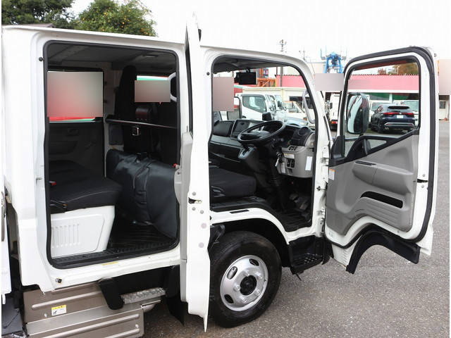三菱ふそうキャンターダブルキャブ（Wキャブ）小型（2t・3t）[写真12]