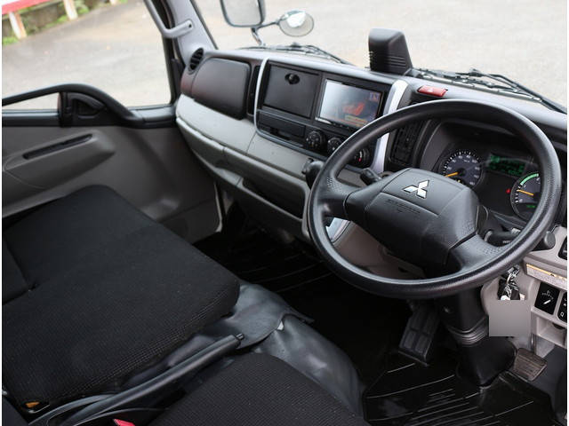 三菱ふそうキャンターダブルキャブ（Wキャブ）小型（2t・3t）[写真14]