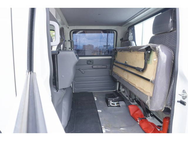 いすゞエルフダブルキャブ（Wキャブ）小型（2t・3t）[写真29]