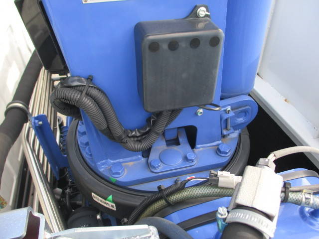 いすゞエルフクレーン3段小型（2t・3t）[写真10]