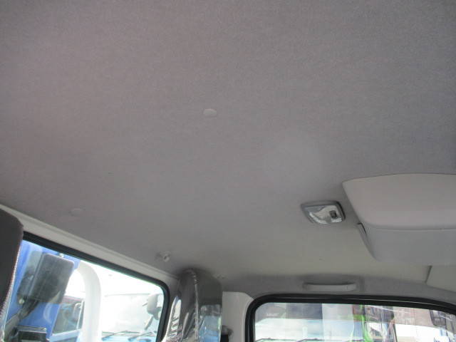 いすゞエルフクレーン3段小型（2t・3t）[写真24]