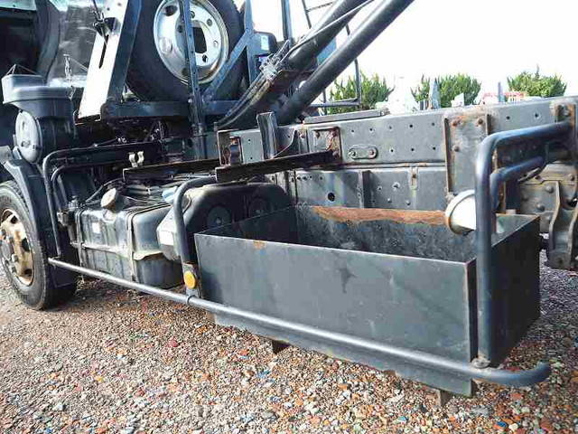 三菱ふそうファイターコンテナ専用車中型（4t）[写真24]