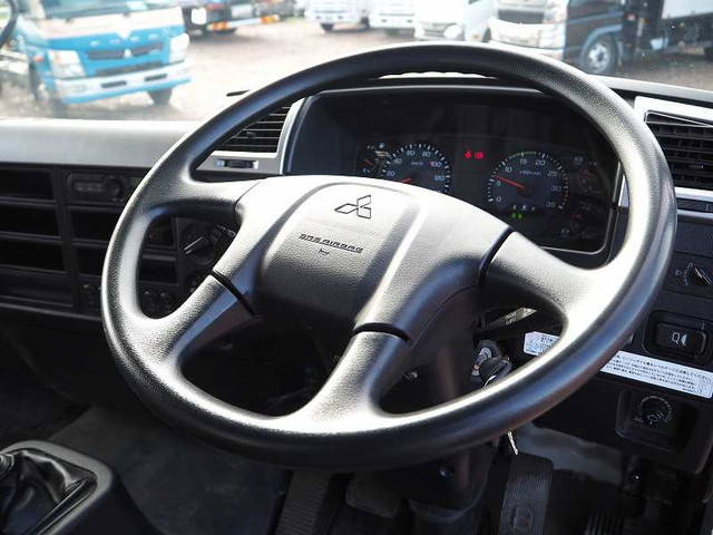 三菱ふそうファイターコンテナ専用車中型（4t）[写真33]