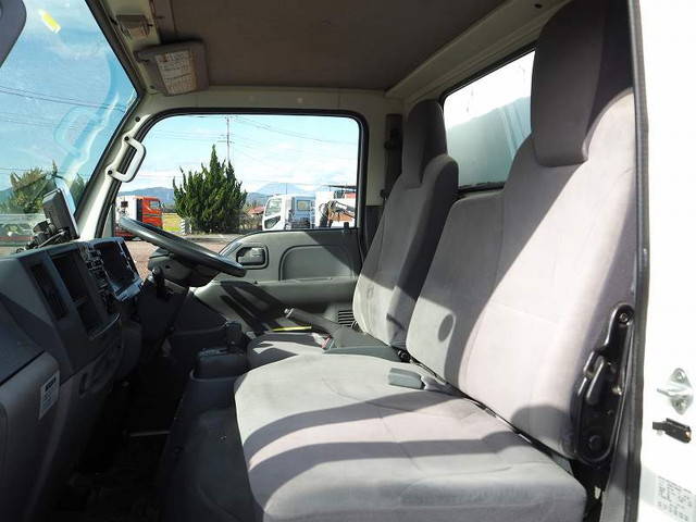 いすゞエルフパネルバン小型（2t・3t）[写真30]