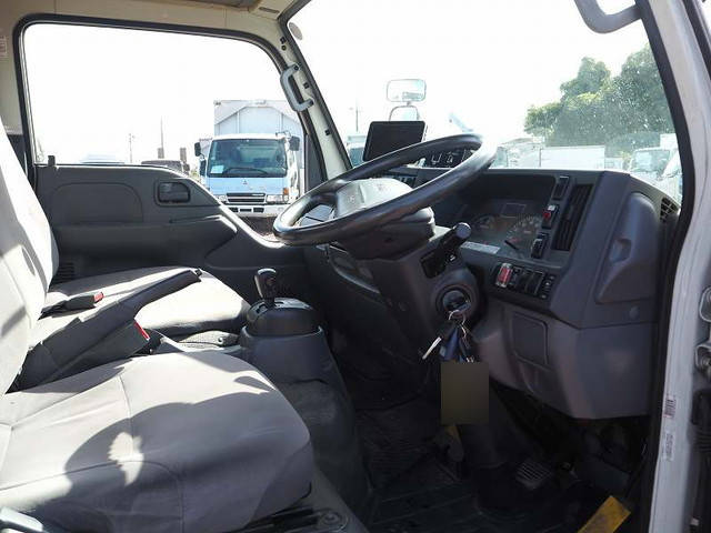 いすゞエルフパネルバン小型（2t・3t）[写真33]