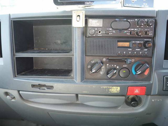 いすゞエルフパネルバン小型（2t・3t）[写真37]