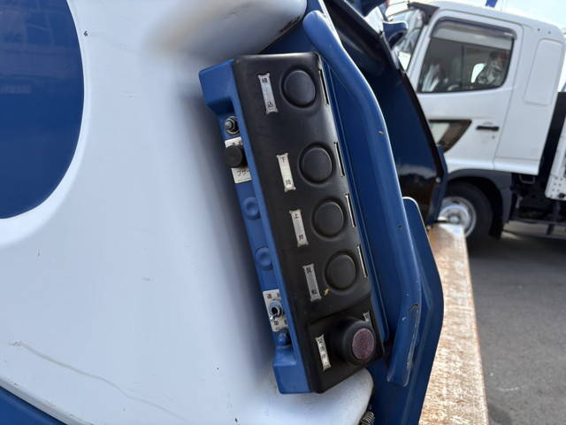 いすゞエルフパッカー車（塵芥車）小型（2t・3t）[写真20]