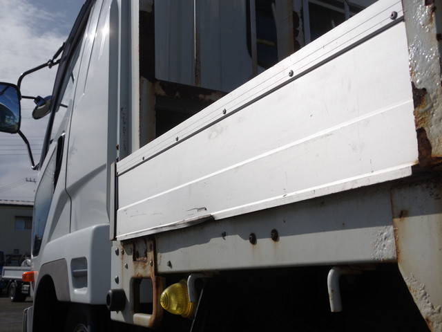 三菱ふそうファイターアルミブロック中型（4t）[写真18]