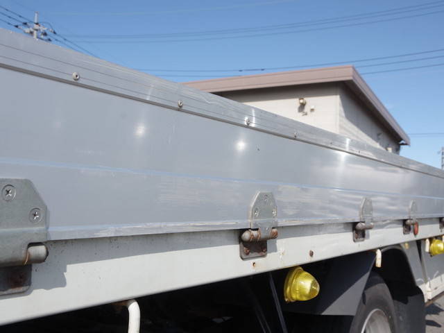 三菱ふそうファイターアルミブロック中型（4t）[写真19]