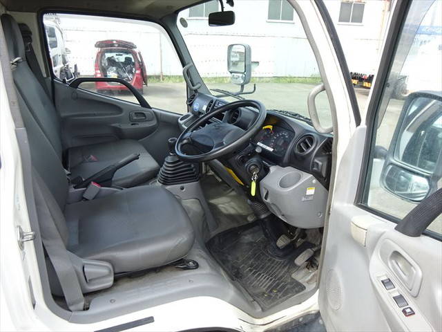 日野デュトロ平ボディ小型（2t・3t）[写真19]