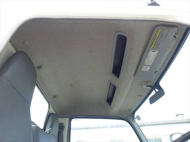 日野デュトロ平ボディ小型（2t・3t）[写真20]