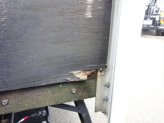 日野デュトロ平ボディ小型（2t・3t）[写真31]