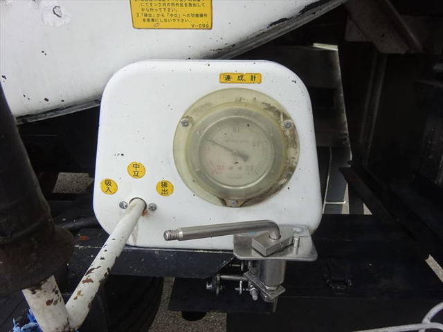 マツダタイタンバキュームカー小型（2t・3t）[写真16]