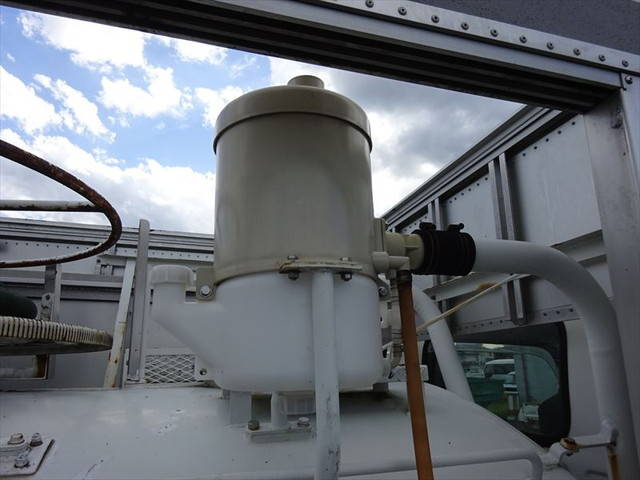 マツダタイタンバキュームカー小型（2t・3t）[写真17]