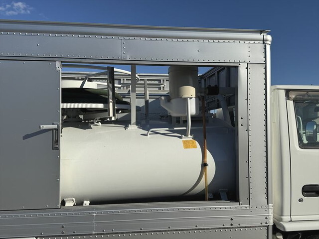マツダタイタンバキュームカー小型（2t・3t）[写真06]