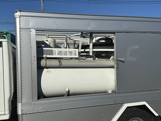 マツダタイタンバキュームカー小型（2t・3t）[写真07]