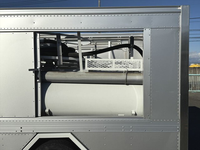 マツダタイタンバキュームカー小型（2t・3t）[写真08]