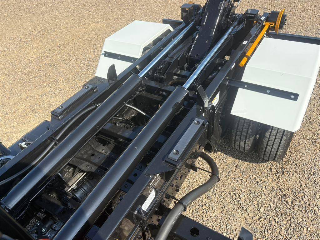 三菱ふそうキャンターコンテナ専用車小型（2t・3t）[写真09]