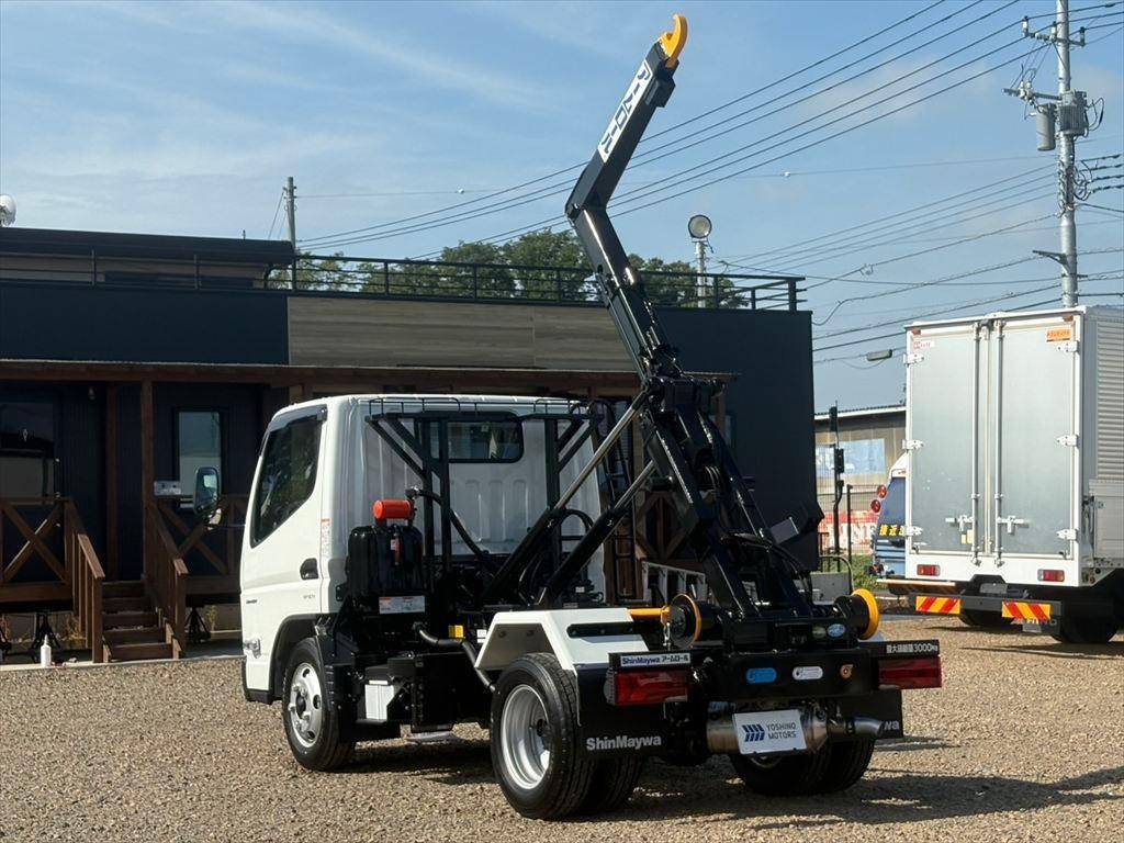 三菱ふそうキャンターコンテナ専用車小型（2t・3t）[写真15]