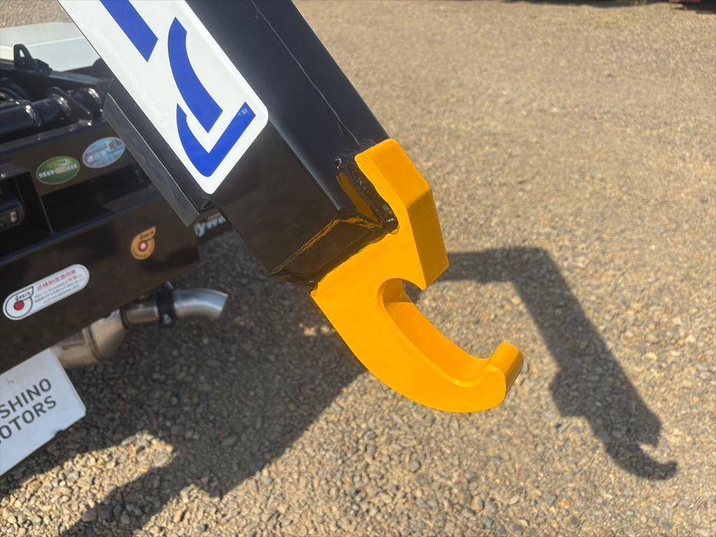 三菱ふそうキャンターコンテナ専用車小型（2t・3t）[写真16]