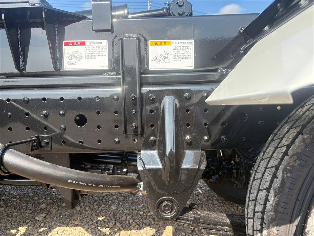 三菱ふそうキャンターコンテナ専用車小型（2t・3t）[写真16]